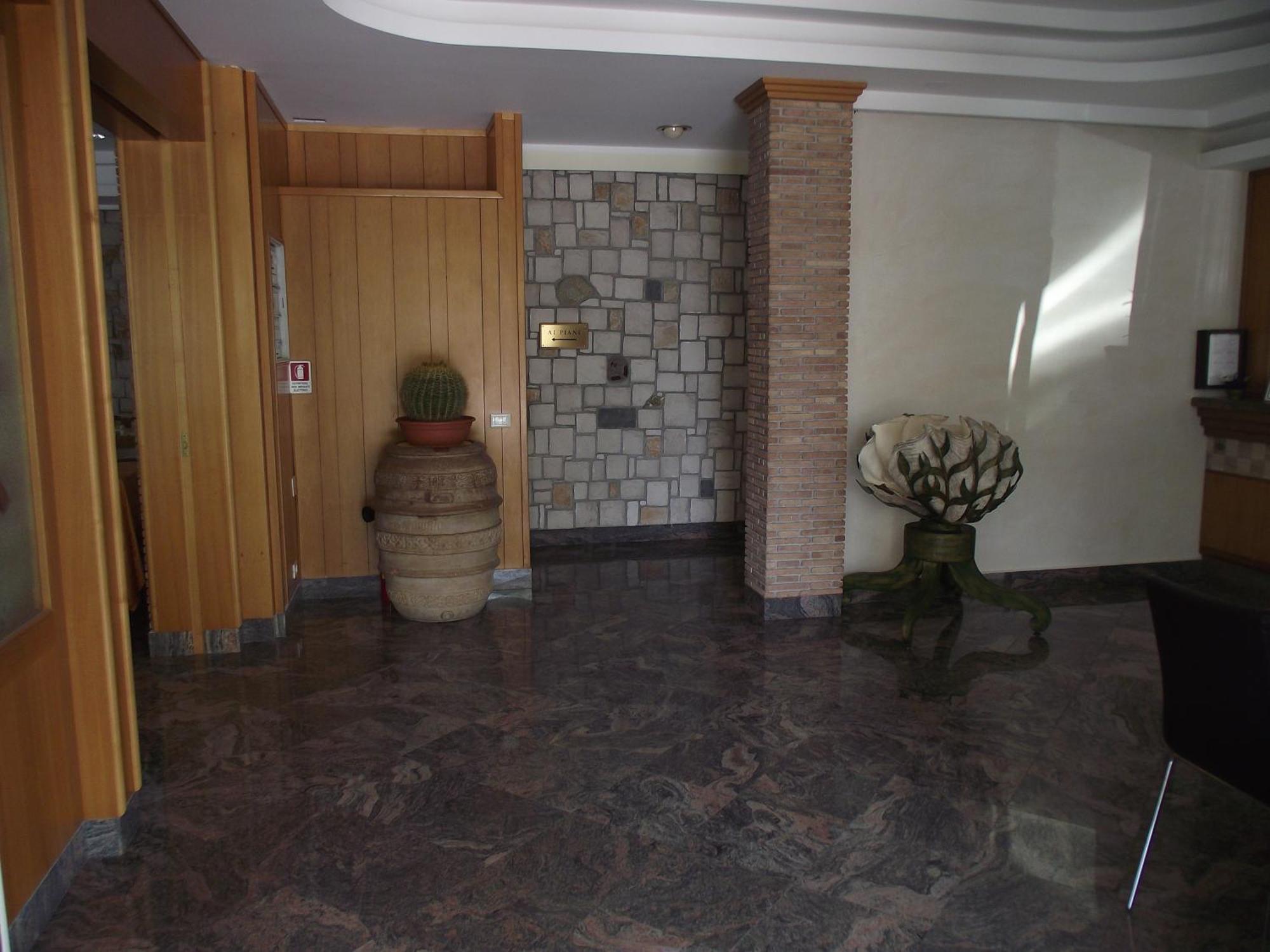 Il Girasole Hotell Terracina Exteriör bild