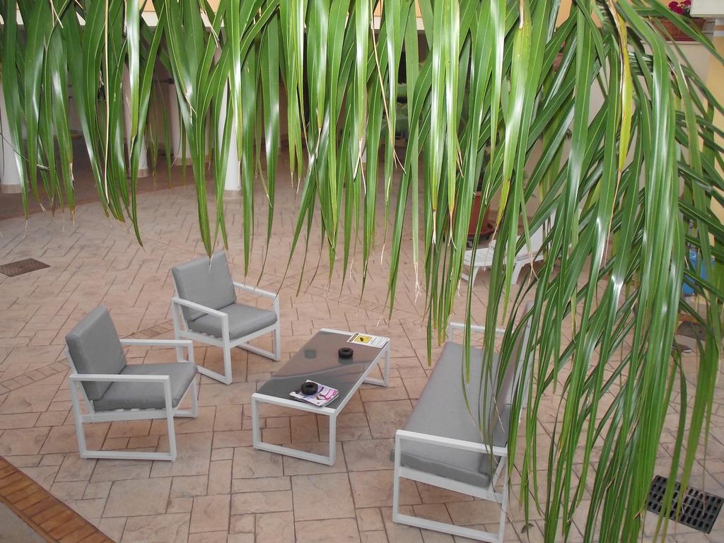 Il Girasole Hotell Terracina Exteriör bild